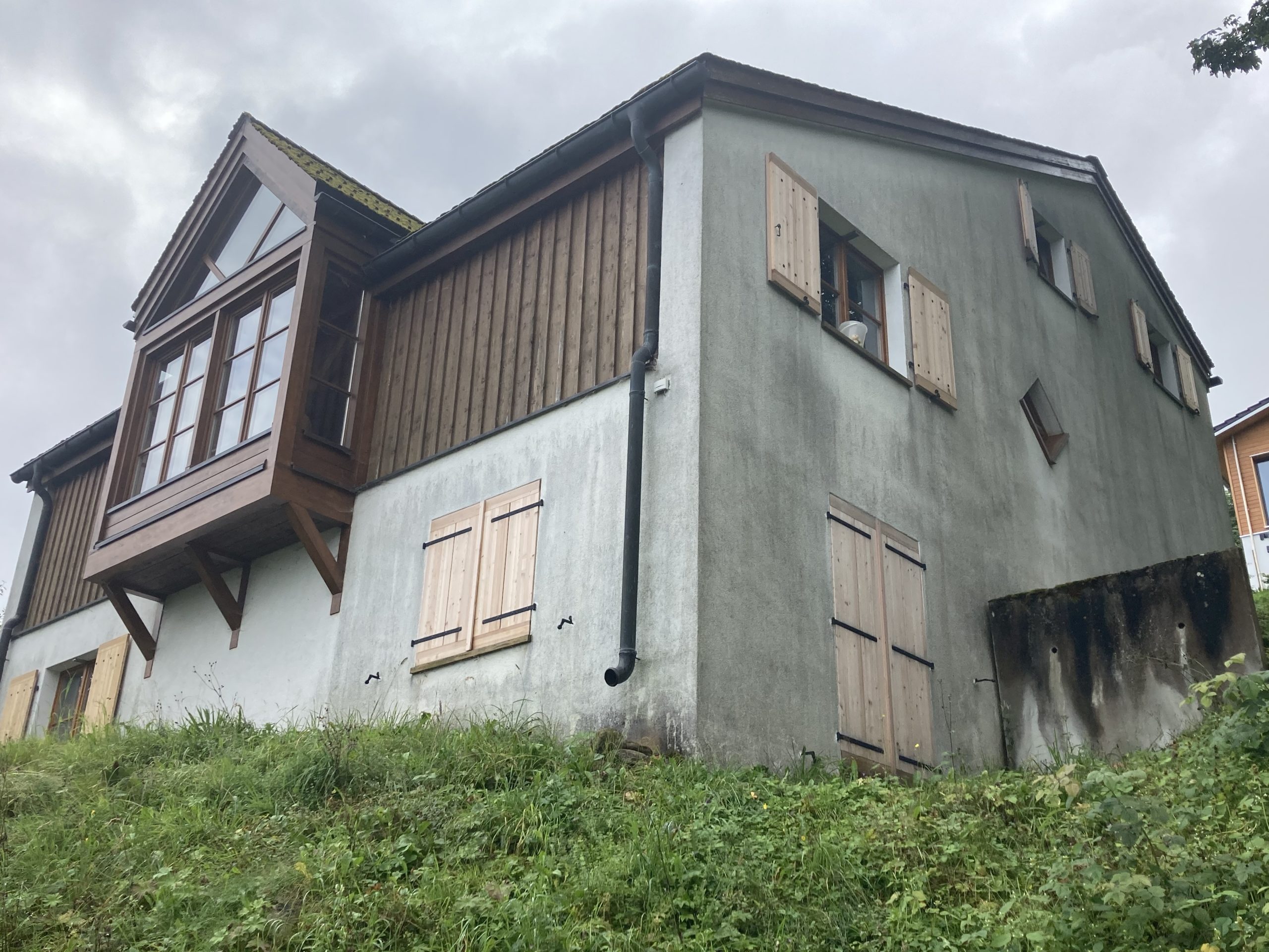 https://www.koster-gs.ch/wp-content/uploads/2023/02/Fassade-Pizol-vorher4-scaled.jpg