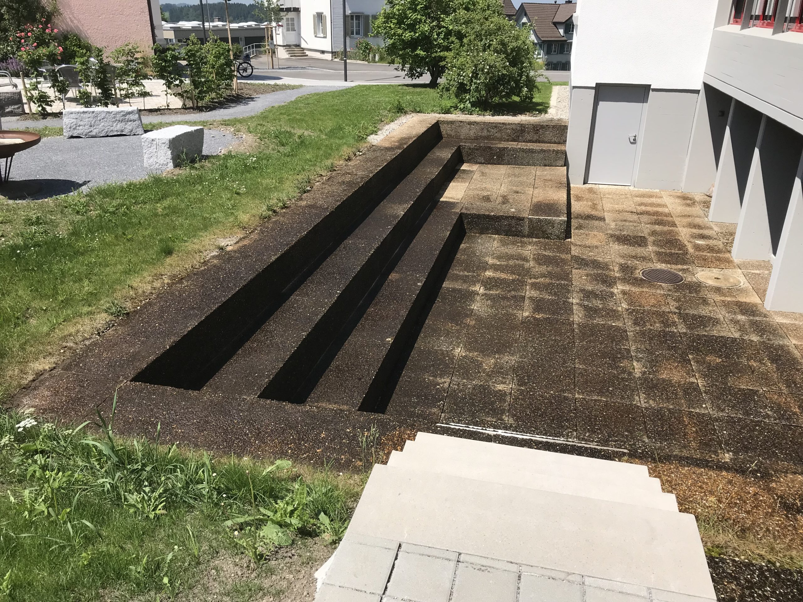 https://www.koster-gs.ch/wp-content/uploads/2023/02/Waschbetonbereich-Waldirch-vorher-scaled.jpg