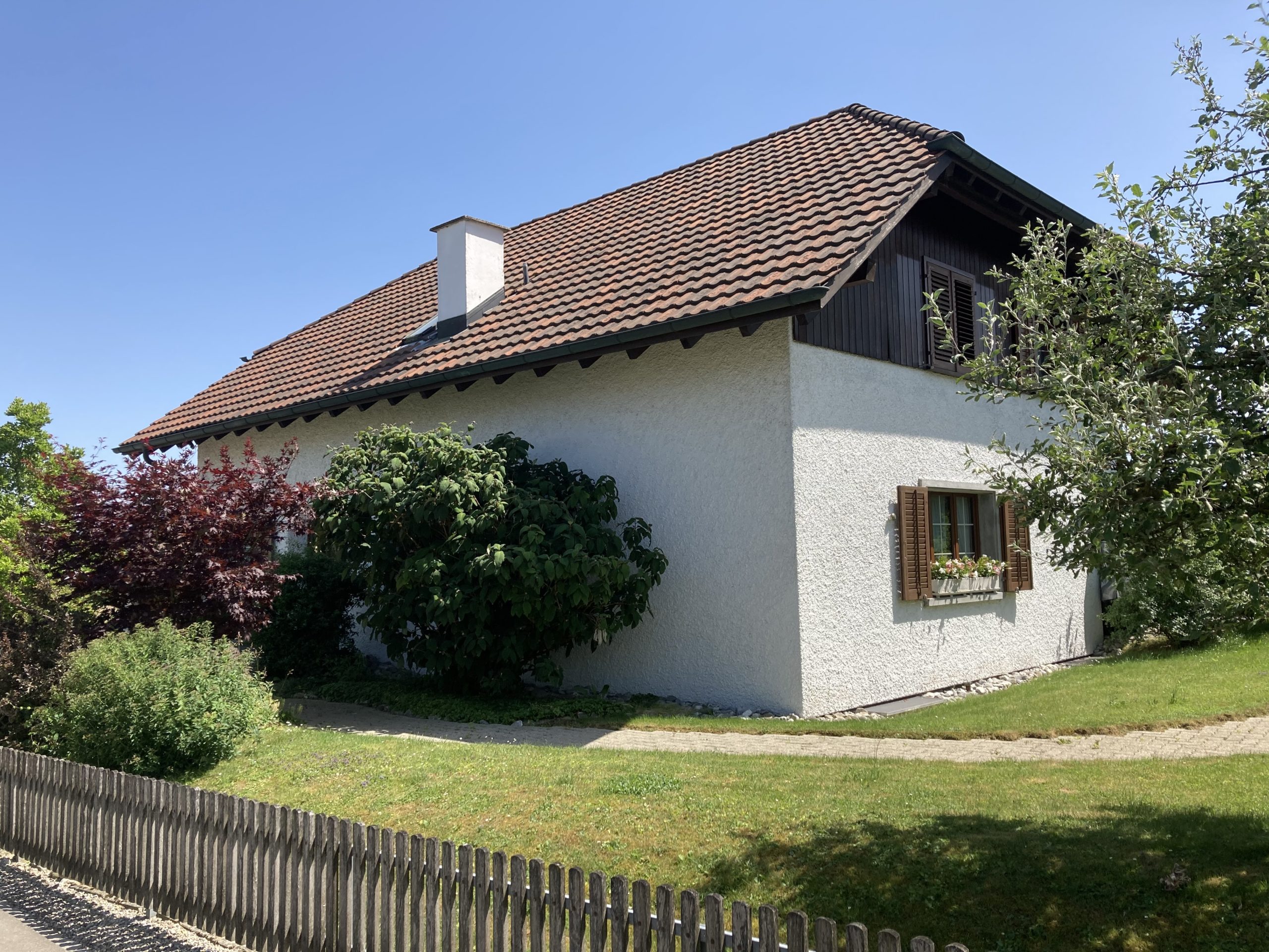 https://www.koster-gs.ch/wp-content/uploads/2023/02/Ziegeldach-Keller-nachher-scaled.jpg