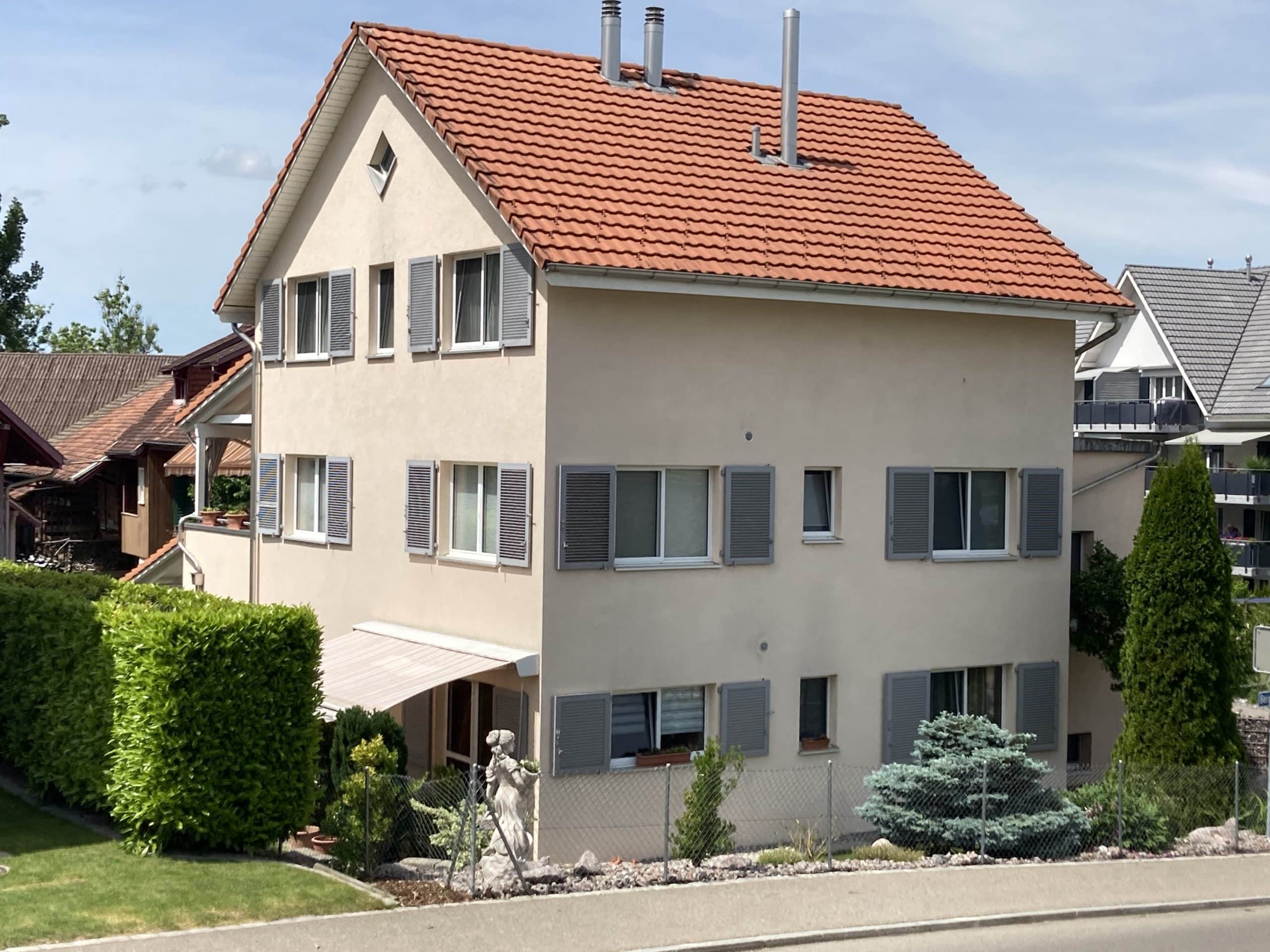 https://www.koster-gs.ch/wp-content/uploads/2023/02/Ziegeldach-in-Felben-nachher-scaled.jpg